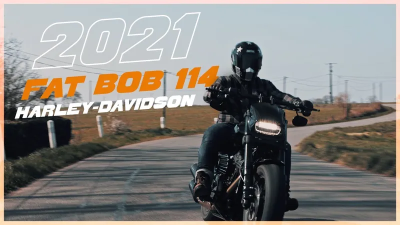 Harley-Davidson Fat Bob 114 sur une route de campagne